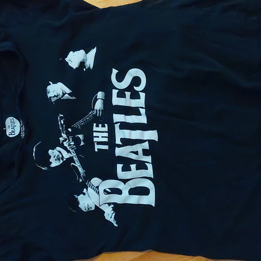 Black Beatles tee. Never worn. Kids XL